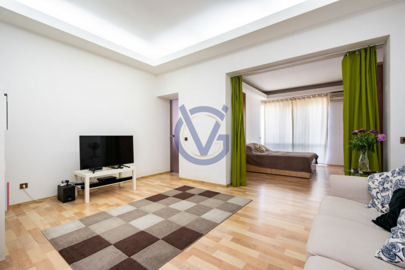 Spatiu si lumina la Universitate, 4 camere, locuire-birou, renovat 