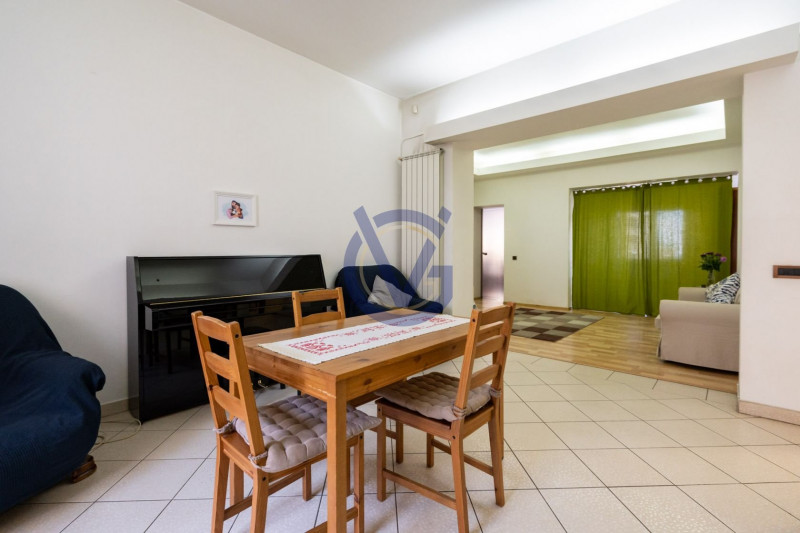 Spatiu si lumina la Universitate, 4 camere, locuire-birou, renovat 