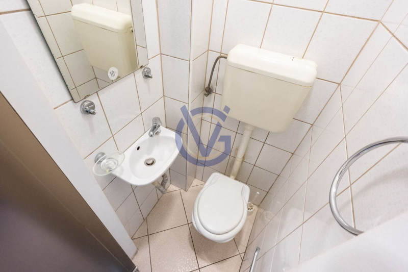 Spatiu si lumina la Universitate, 4 camere, locuire-birou, renovat 